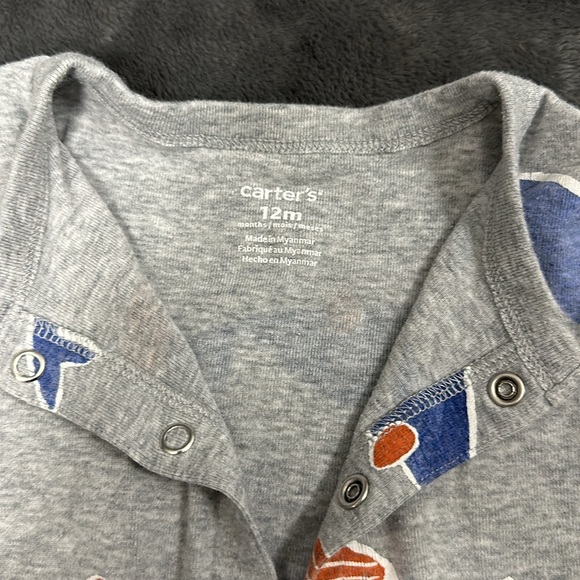 Carters Whale body suit 12m - Picture 2 of 3